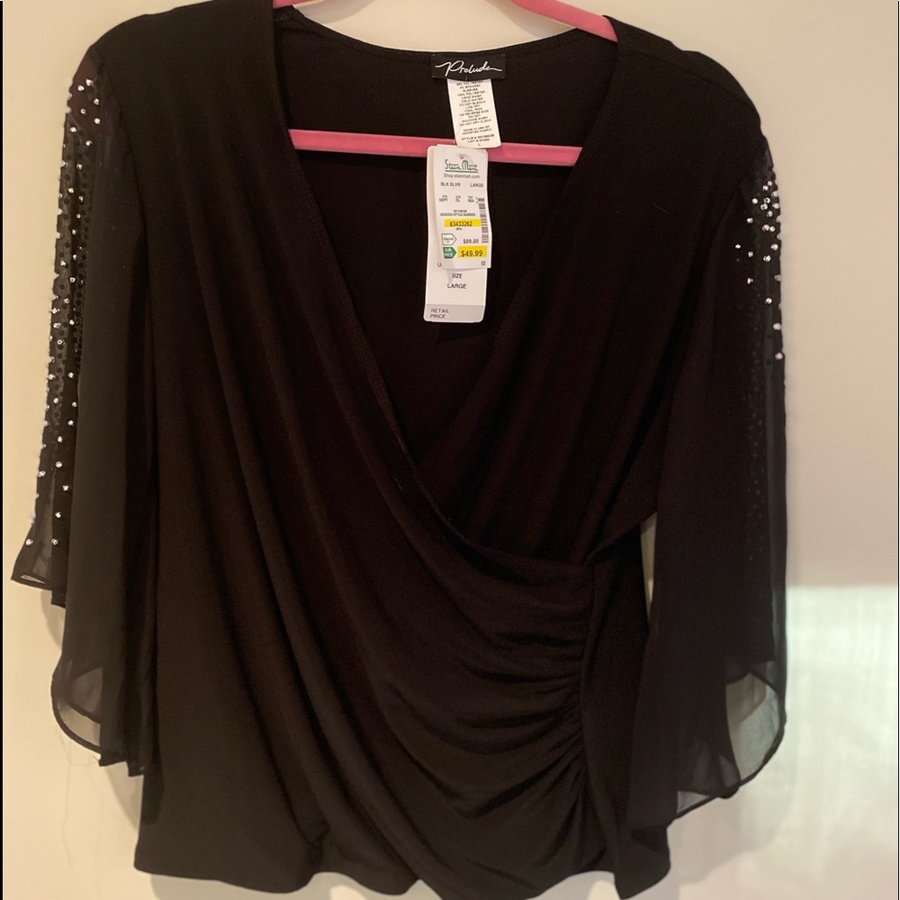 NWT-Ladies size large dressy top with sequins 23”